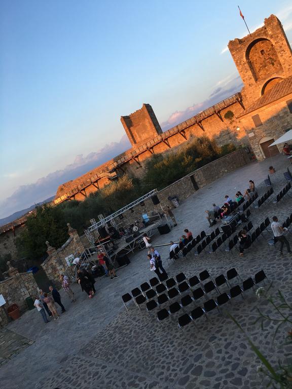 B&B In Piazza Monteriggioni Exterior foto